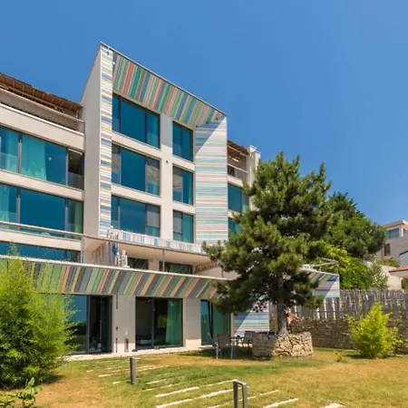 Apartment Kindness *